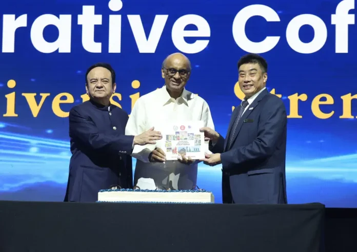 The Guest of Honour of SG60 Gala 2025, His Excellency, Tharman Shanmugaratnam, President of Singapore, officiated the launch of a commemorative publication marking six decades of enterprise and nation-building.