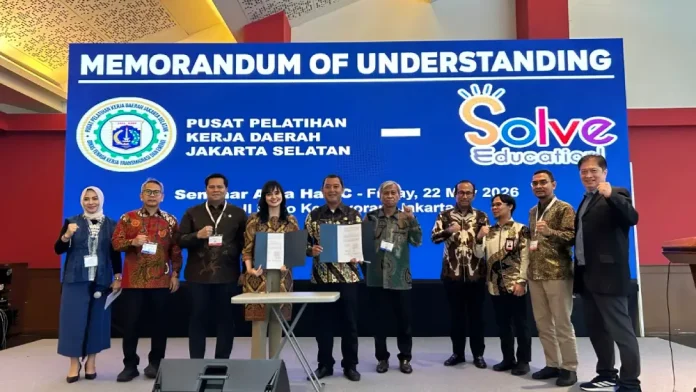Documentation of the collaboration signing between Solve Education! and PPKD Jakarta Selatan during the Energy Transition Innovation Leadership Forum 2026 in Jakarta on 22 May 2026.