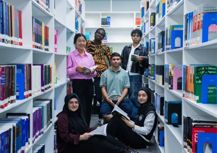 Fugee Org supports refugee and stateless youth through education, higher learning, and opportunities beyond the classroom. 